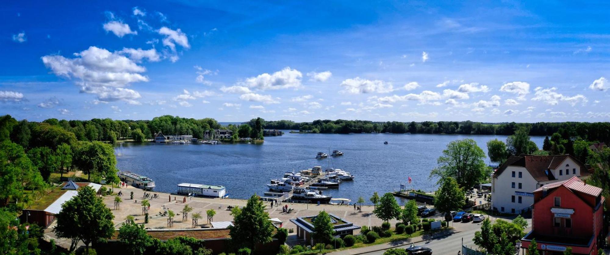 Lakeview - Penthouse Am Hafen Appartement Röbel